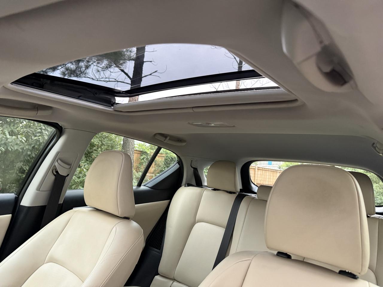 Lexus CT 200h FWD 4dr Hybrid 2011