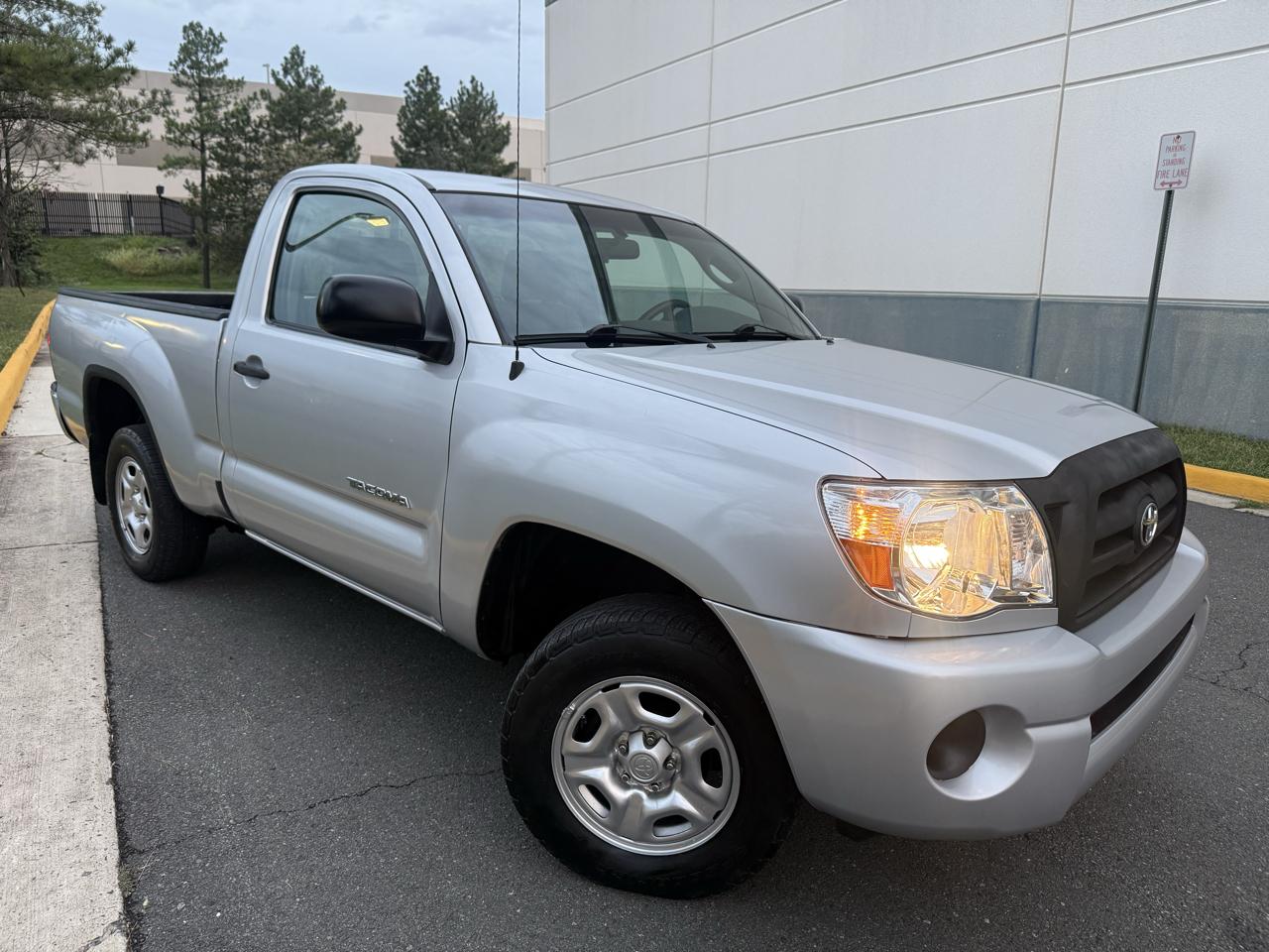 Toyota Tacoma 2WD Reg I4 MT (Natl) 2008