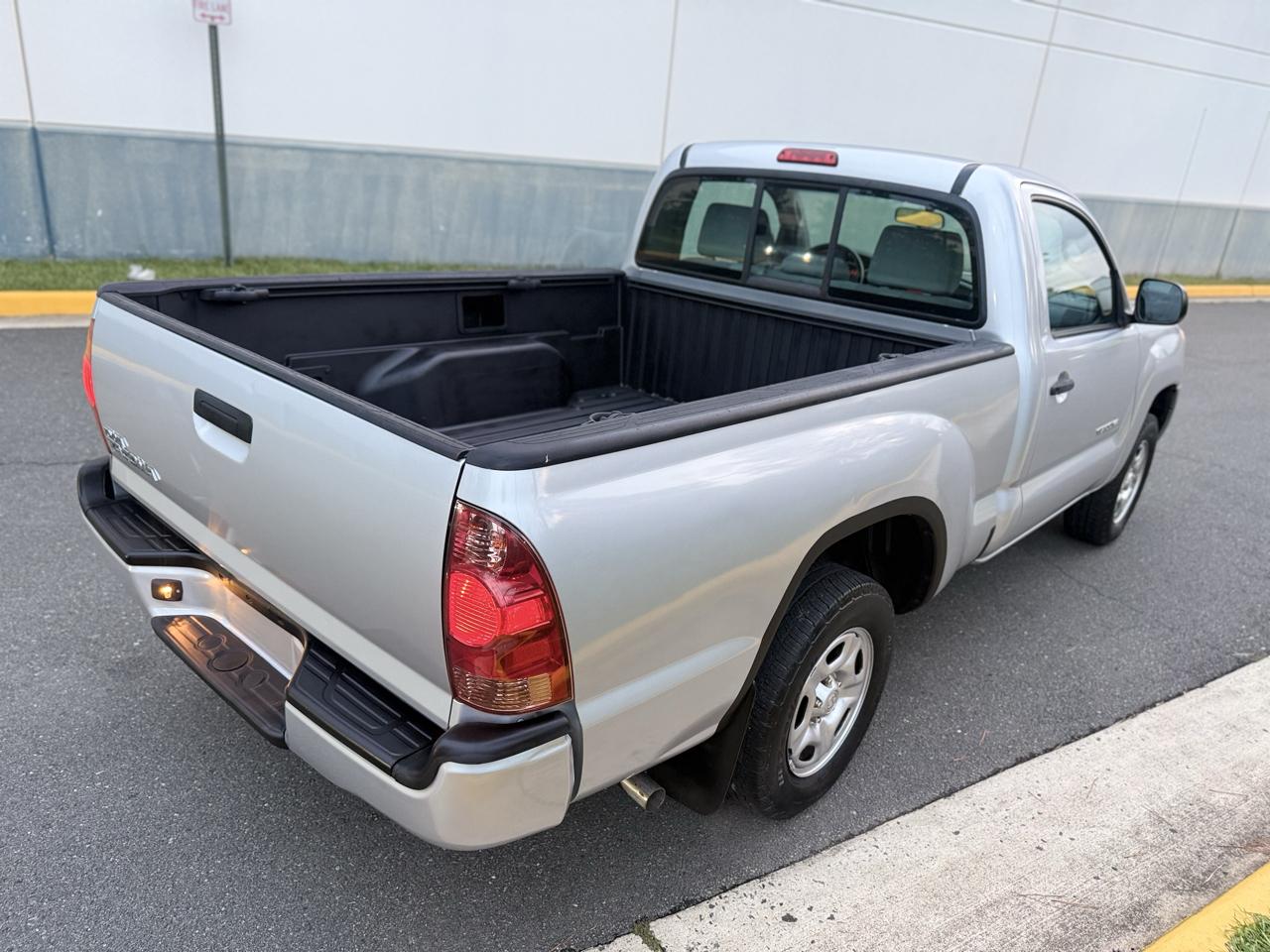 Toyota Tacoma 2WD Reg I4 MT (Natl) 2008