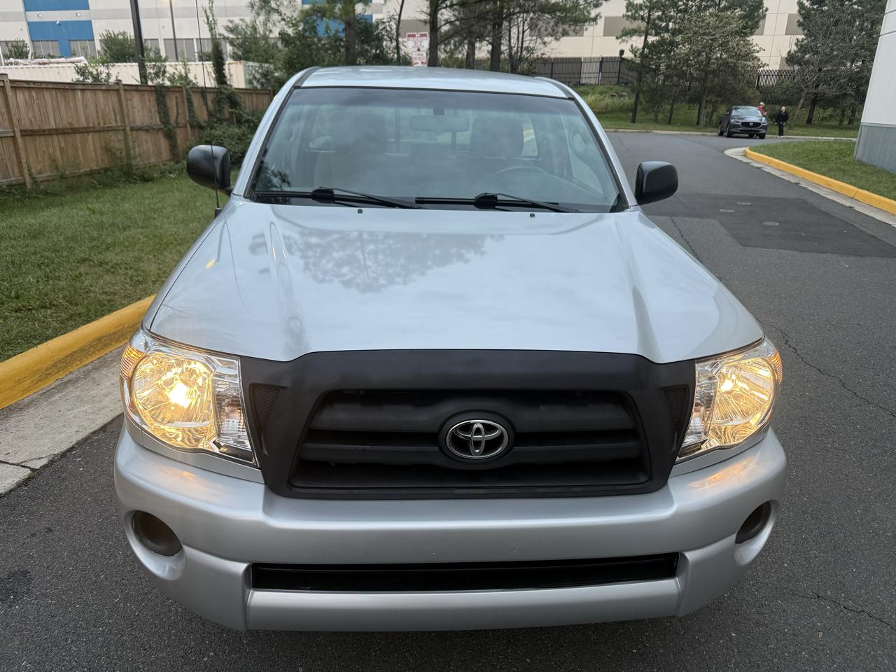 Toyota Tacoma 2WD Reg I4 MT (Natl) 2008