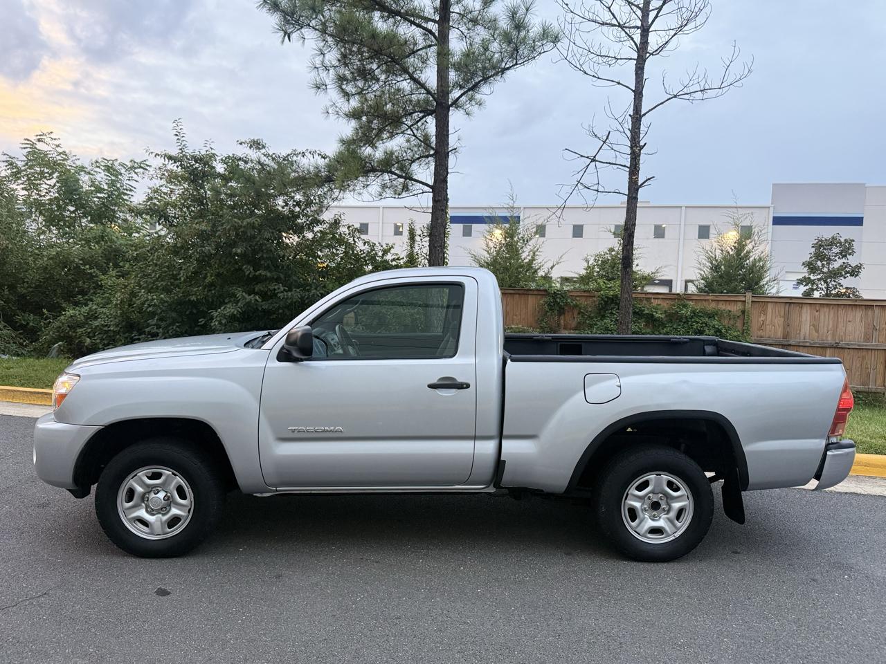 Toyota Tacoma 2WD Reg I4 MT (Natl) 2008