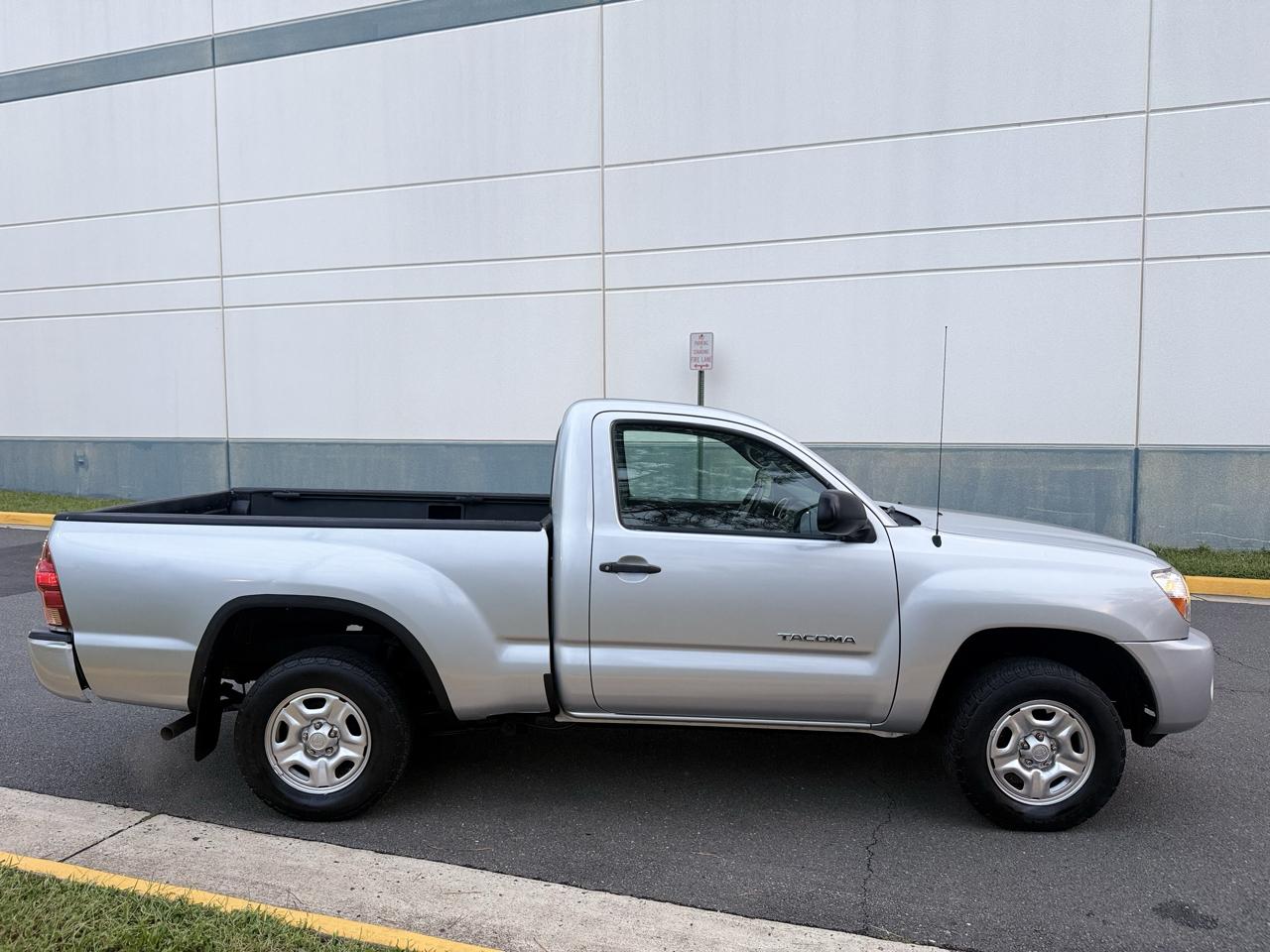 Toyota Tacoma 2WD Reg I4 MT (Natl) 2008