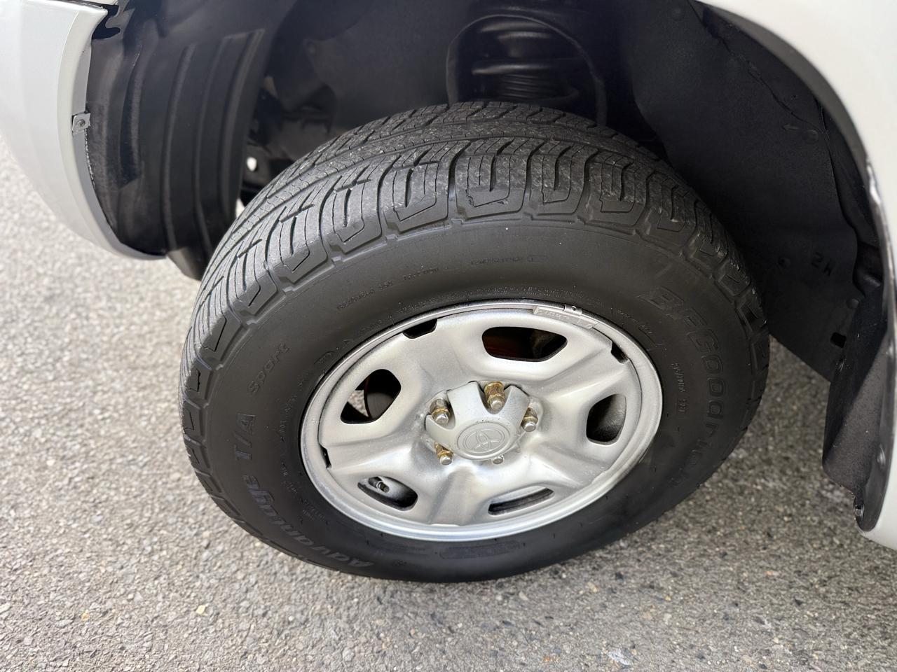 Toyota Tacoma 2WD Reg I4 MT (Natl) 2008