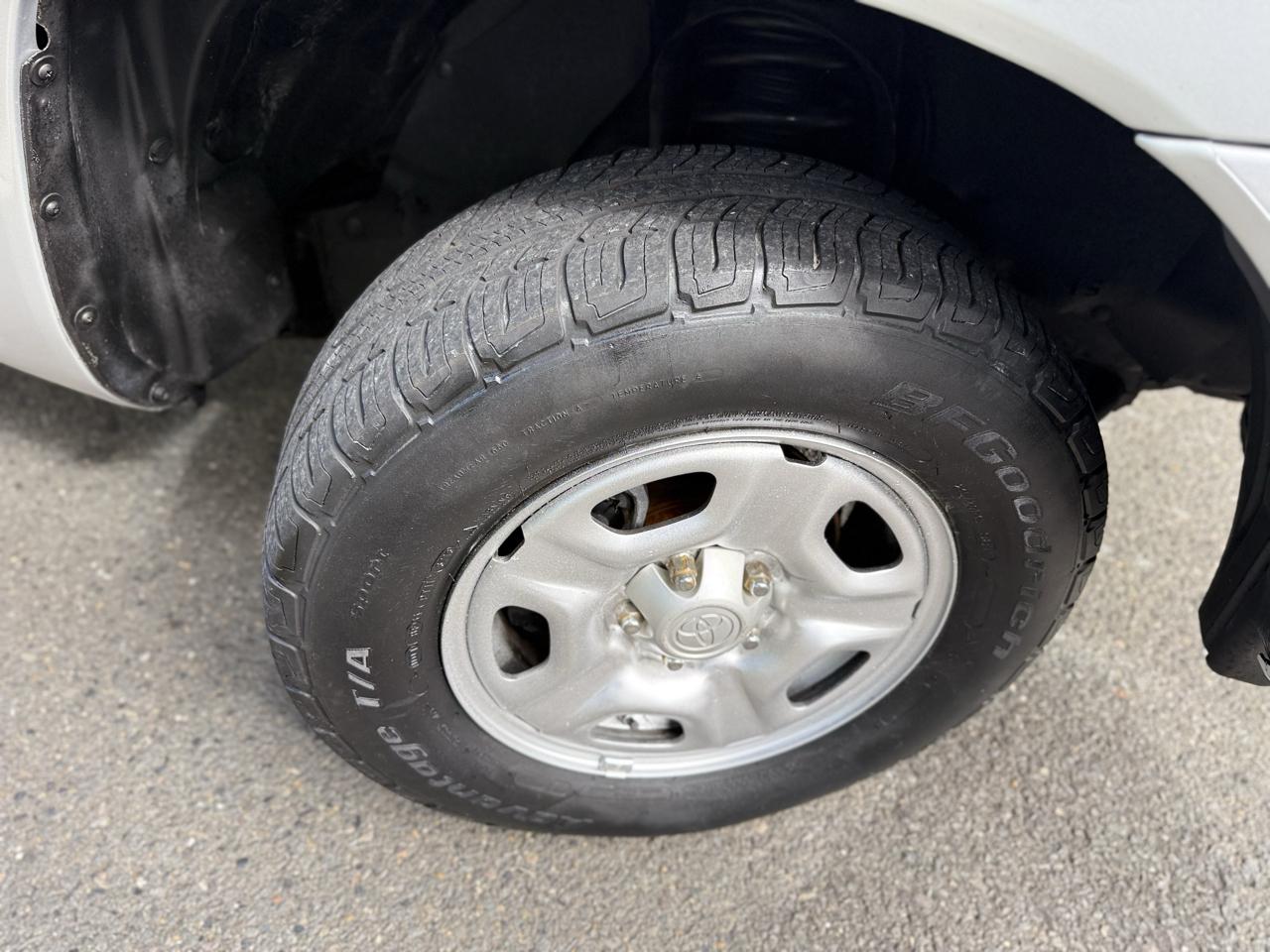 Toyota Tacoma 2WD Reg I4 MT (Natl) 2008
