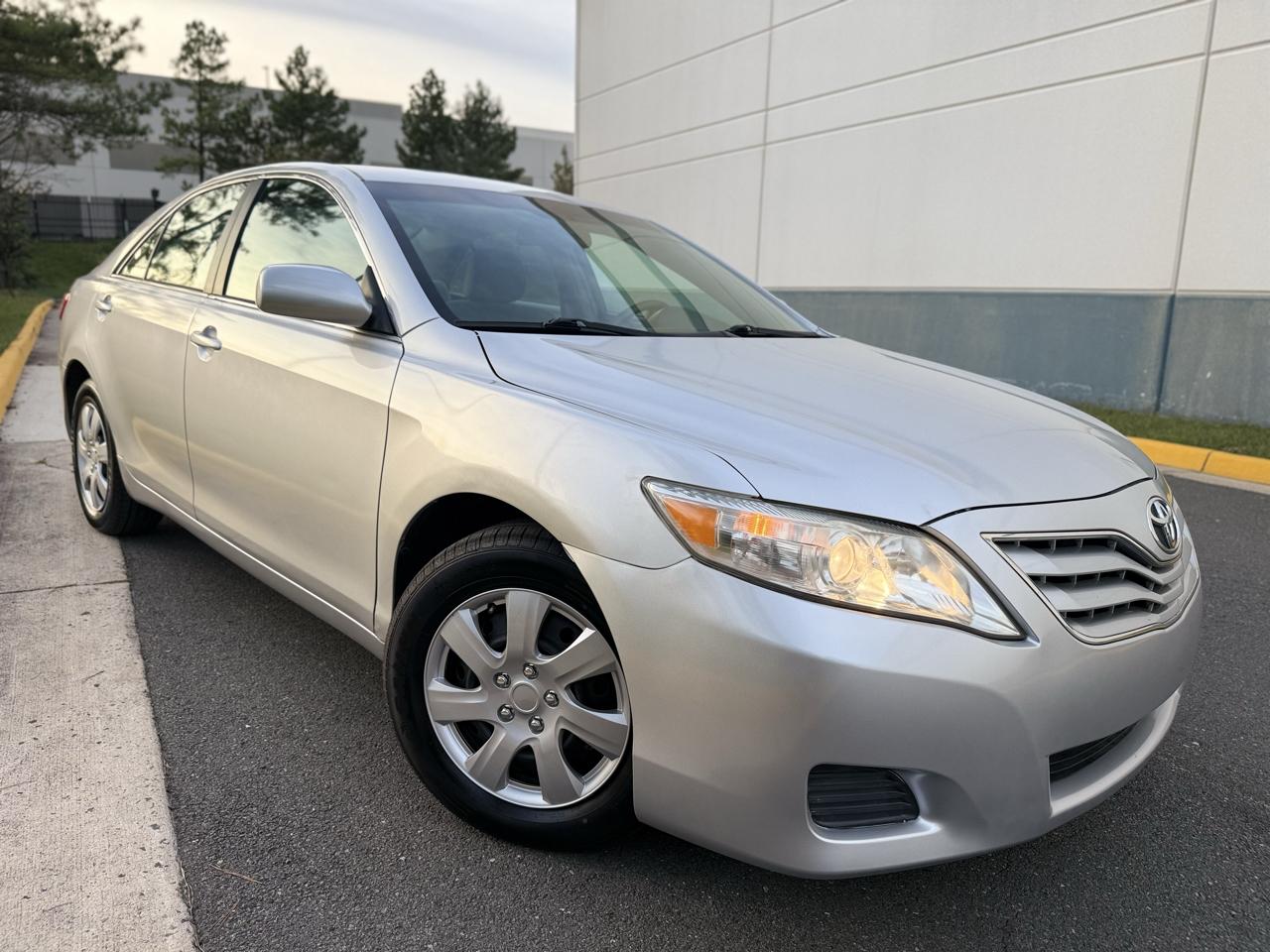 Toyota Camry 4dr Sdn I4 Man LE (Natl) 2011