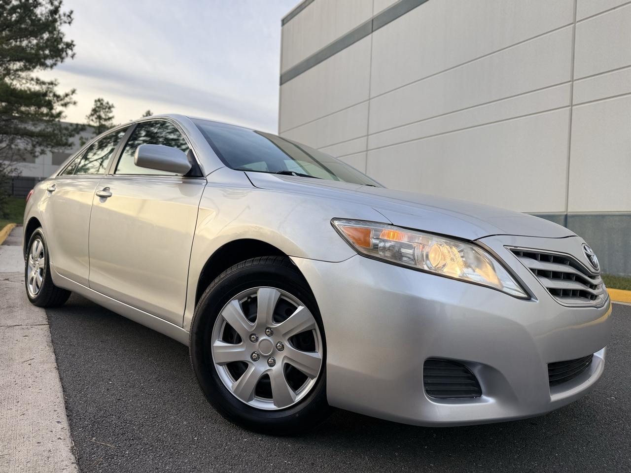 Toyota Camry 4dr Sdn I4 Man LE (Natl) 2011