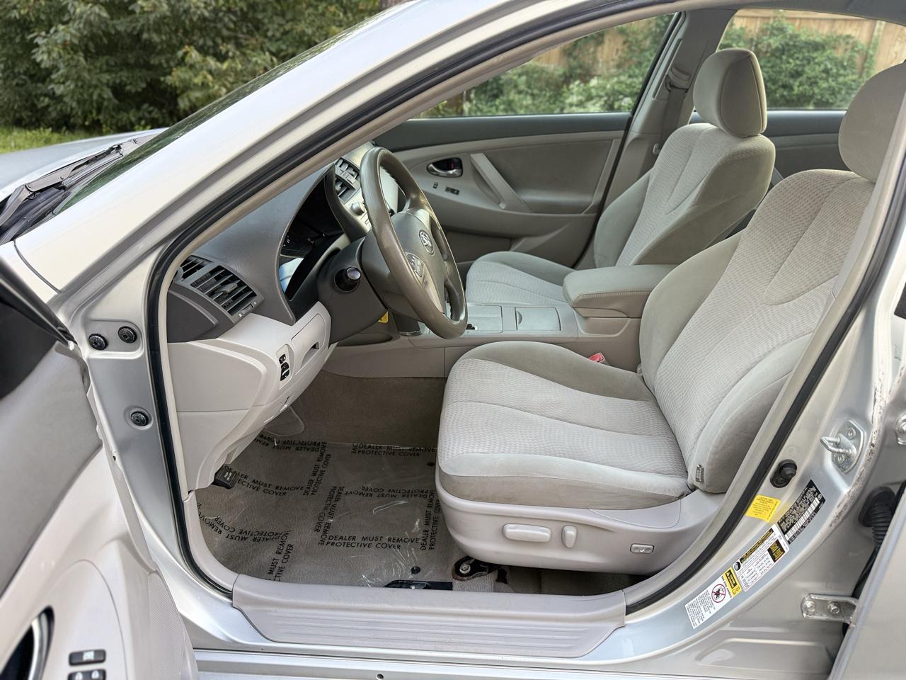 Toyota Camry 4dr Sdn I4 Man LE (Natl) 2011