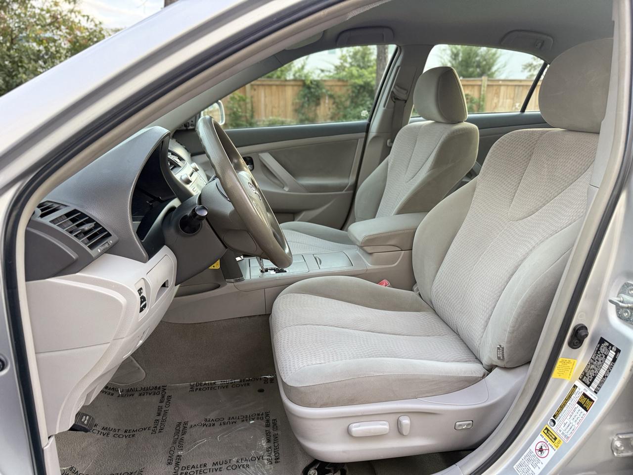 Toyota Camry 4dr Sdn I4 Man LE (Natl) 2011