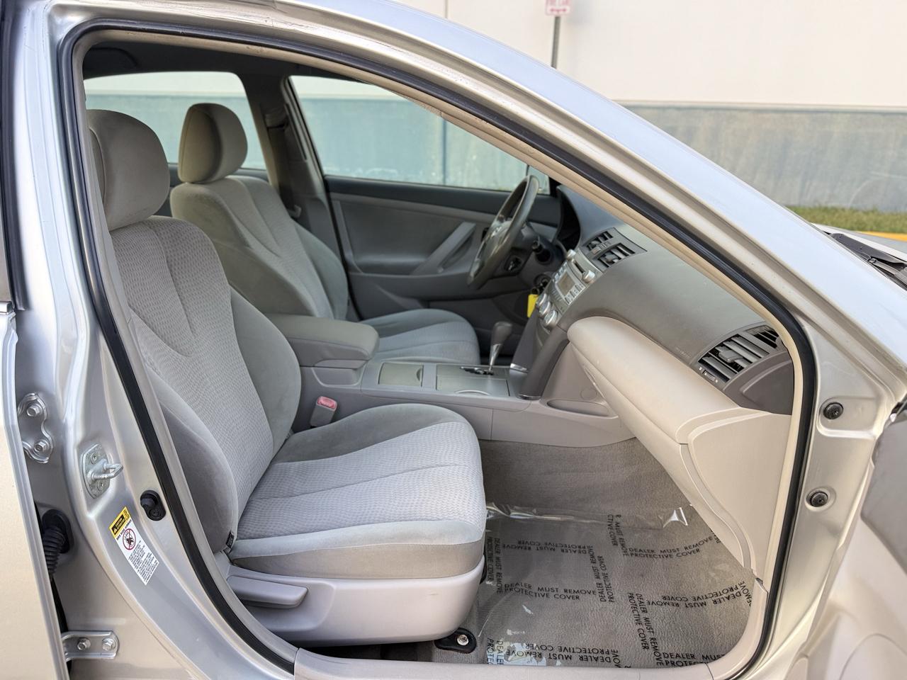 Toyota Camry 4dr Sdn I4 Man LE (Natl) 2011