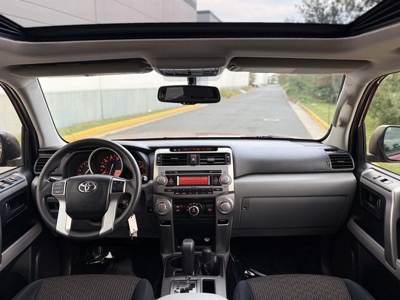 Toyota 4Runner 4WD 4dr V6 Limited (Natl) 2012