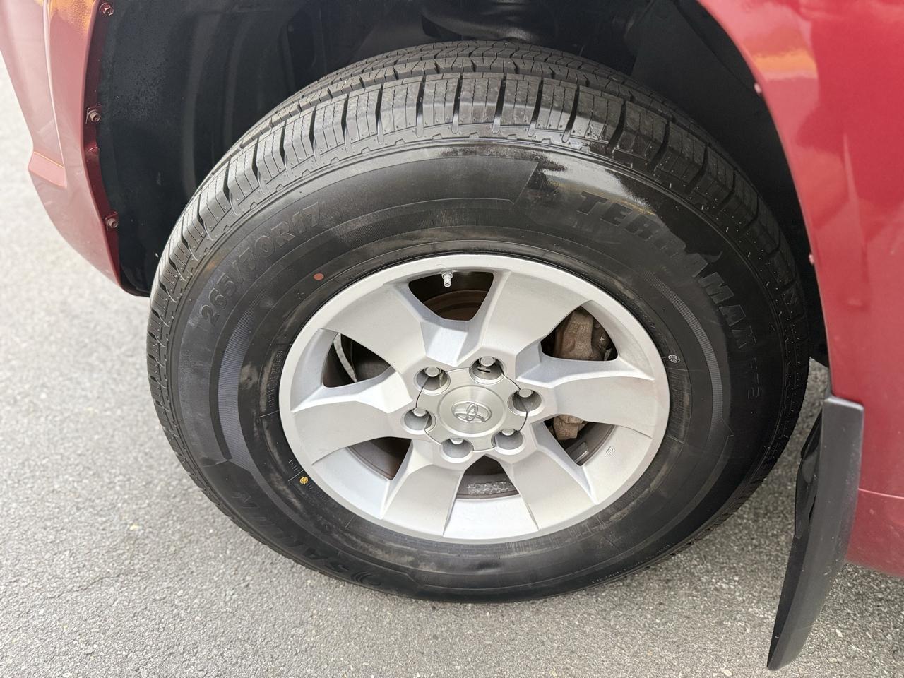 Toyota 4Runner 4WD 4dr V6 Limited (Natl) 2012