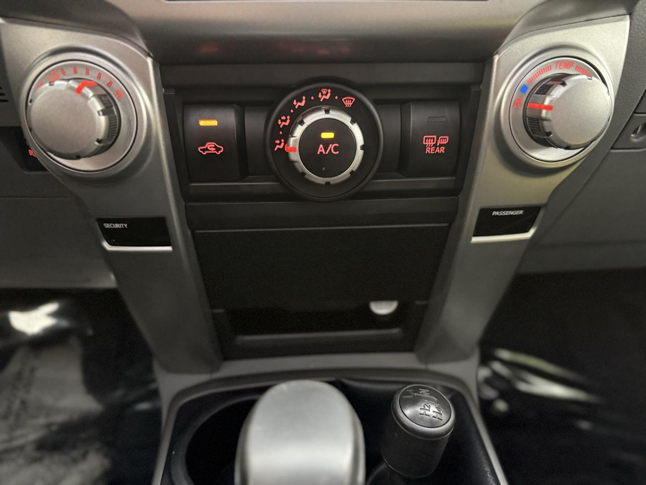 Toyota 4Runner 4WD 4dr V6 Limited (Natl) 2012