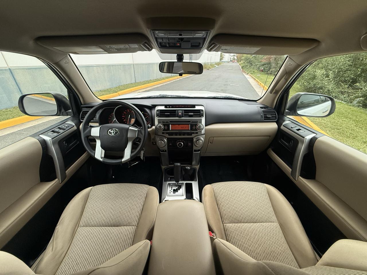 Toyota 4Runner 4WD 4dr V6 Limited (Natl) 2010