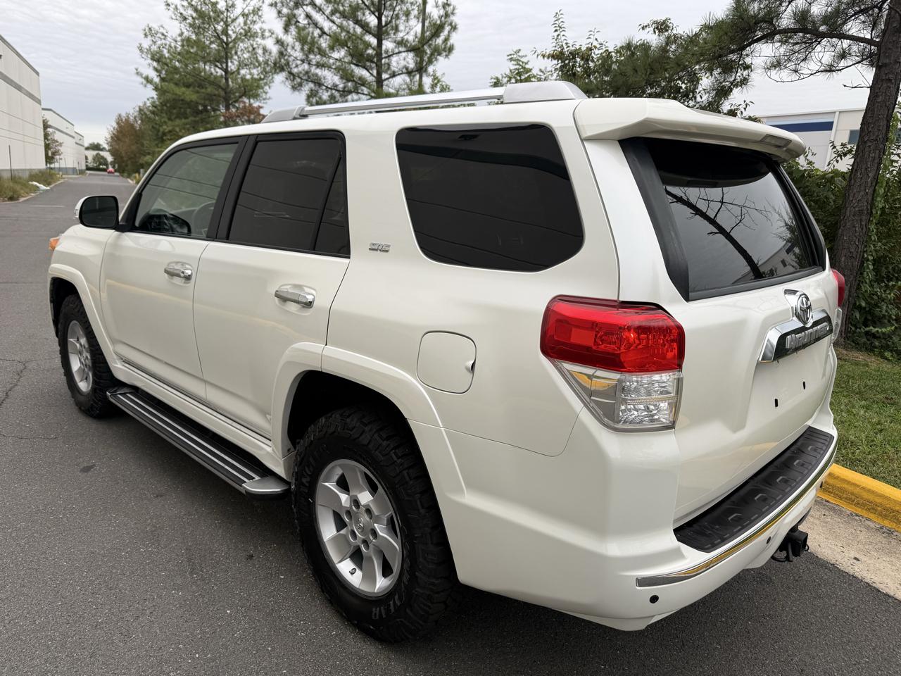 Toyota 4Runner 4WD 4dr V6 Limited (Natl) 2010