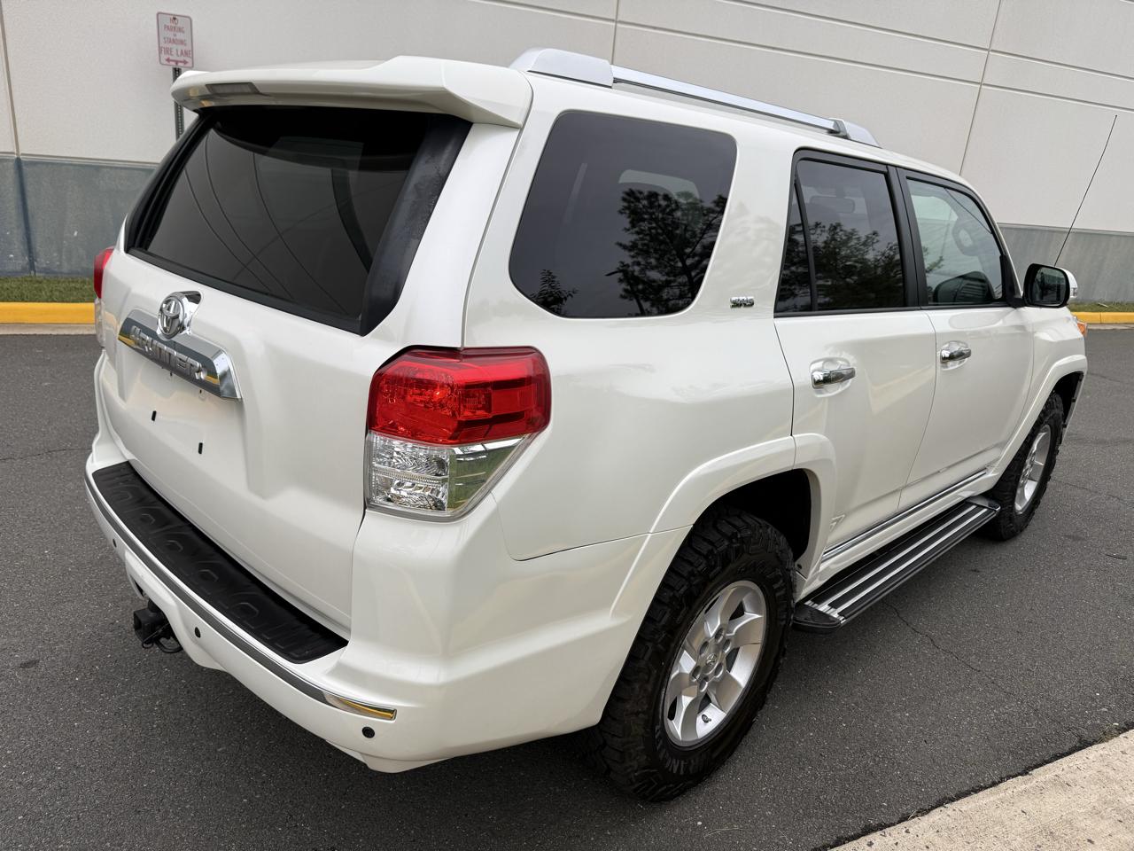 Toyota 4Runner 4WD 4dr V6 Limited (Natl) 2010