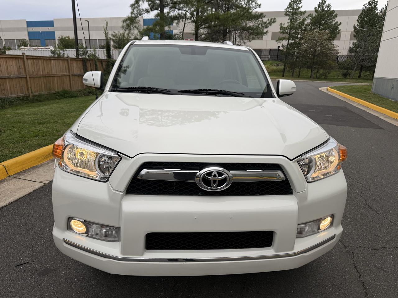 Toyota 4Runner 4WD 4dr V6 Limited (Natl) 2010