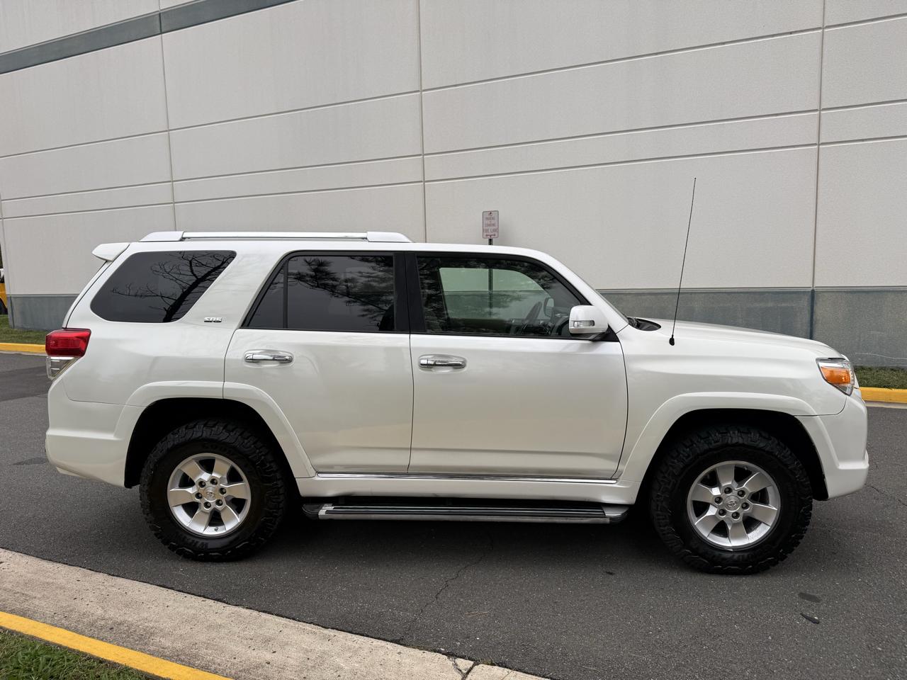 Toyota 4Runner 4WD 4dr V6 Limited (Natl) 2010