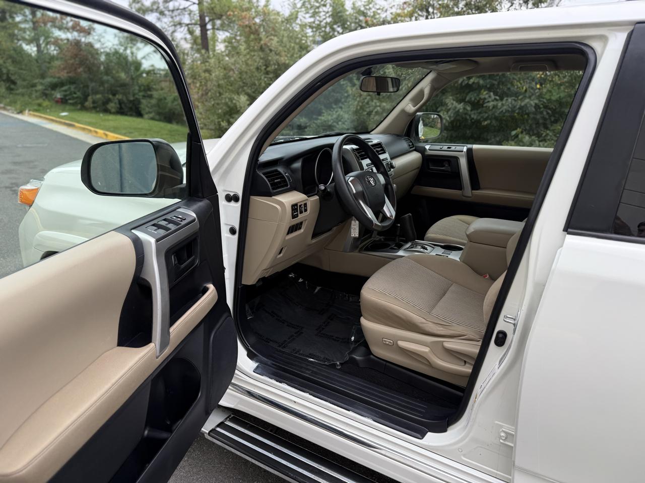 Toyota 4Runner 4WD 4dr V6 Limited (Natl) 2010
