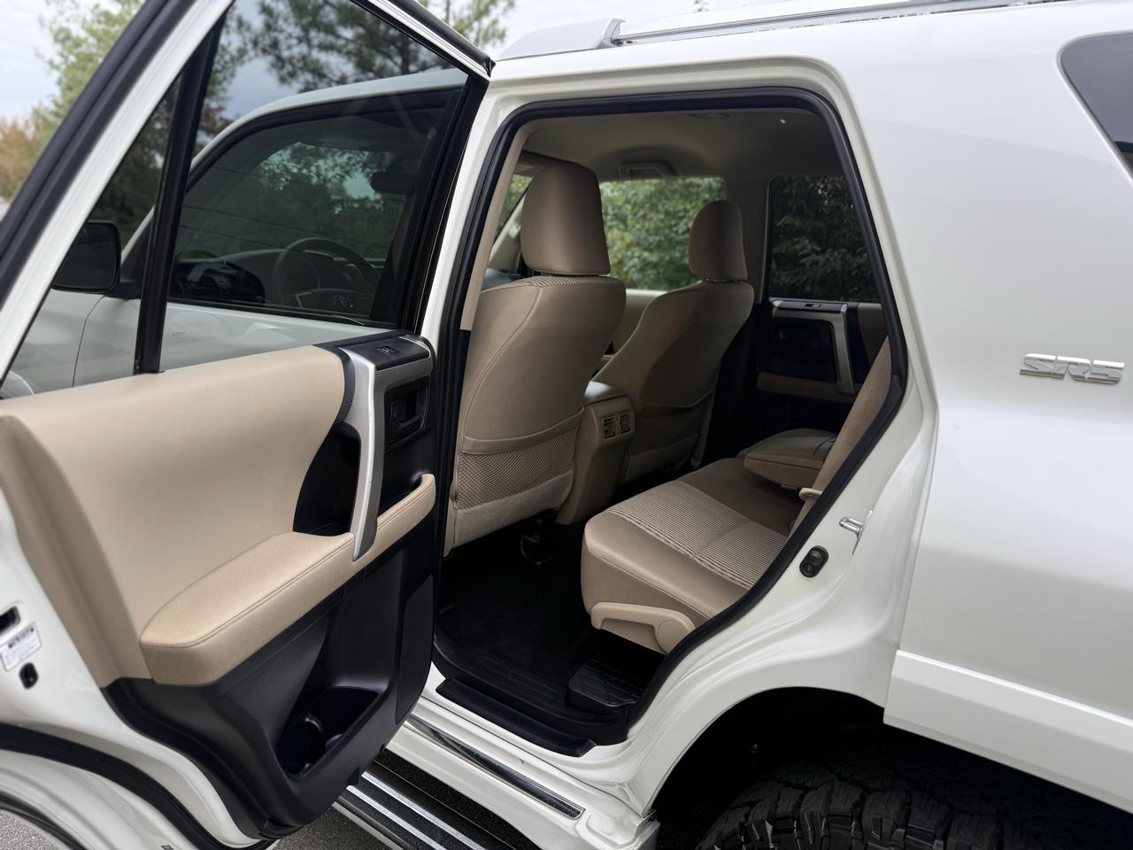Toyota 4Runner 4WD 4dr V6 Limited (Natl) 2010