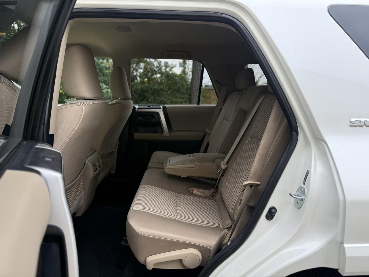 Toyota 4Runner 4WD 4dr V6 Limited (Natl) 2010