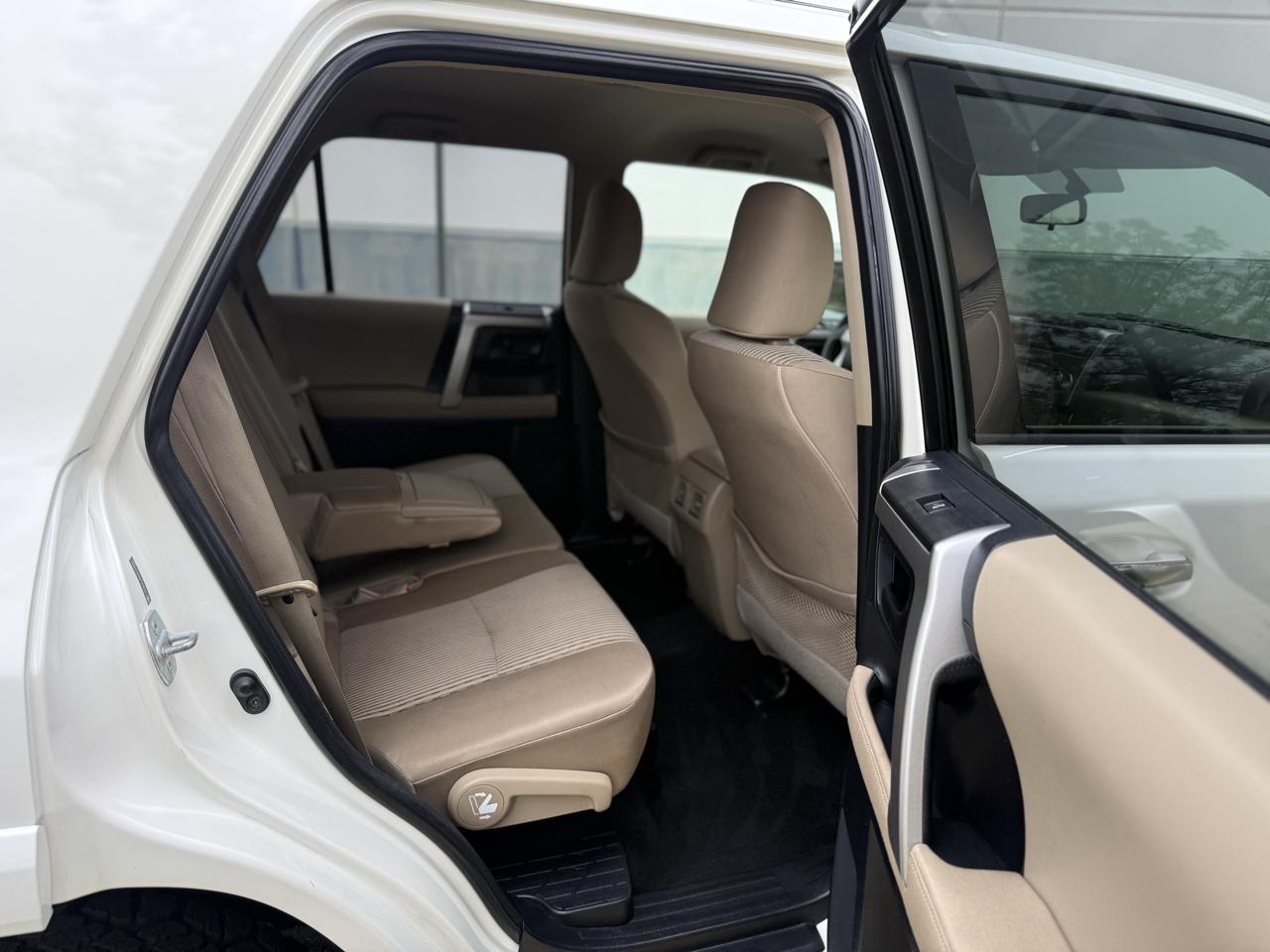 Toyota 4Runner 4WD 4dr V6 Limited (Natl) 2010