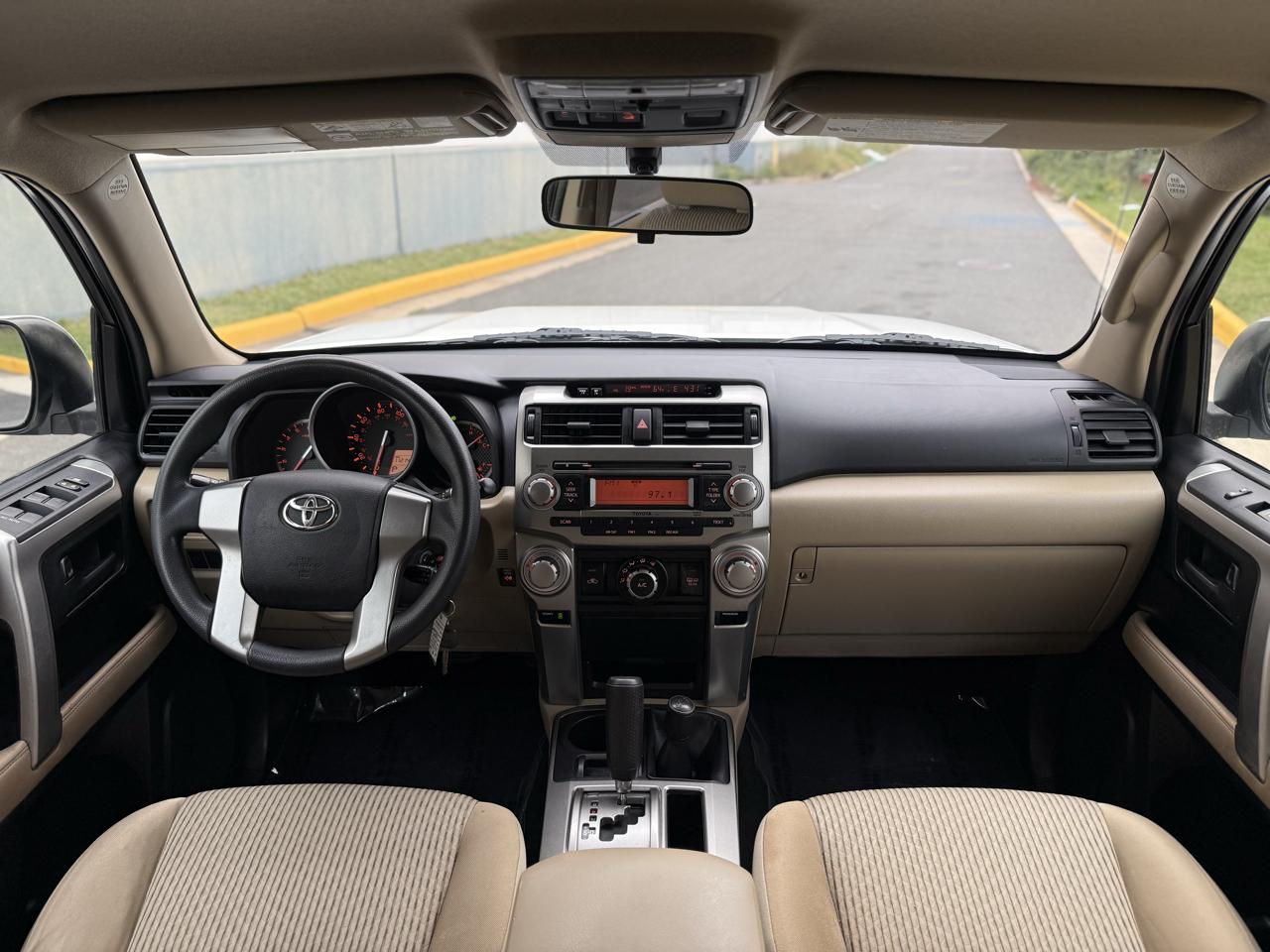 Toyota 4Runner 4WD 4dr V6 Limited (Natl) 2010