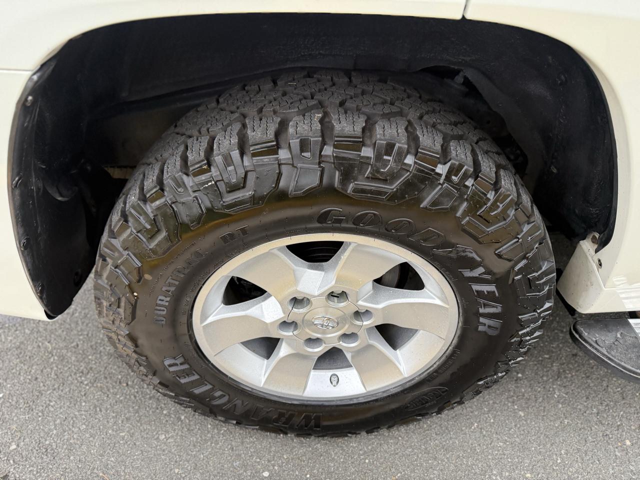 Toyota 4Runner 4WD 4dr V6 Limited (Natl) 2010