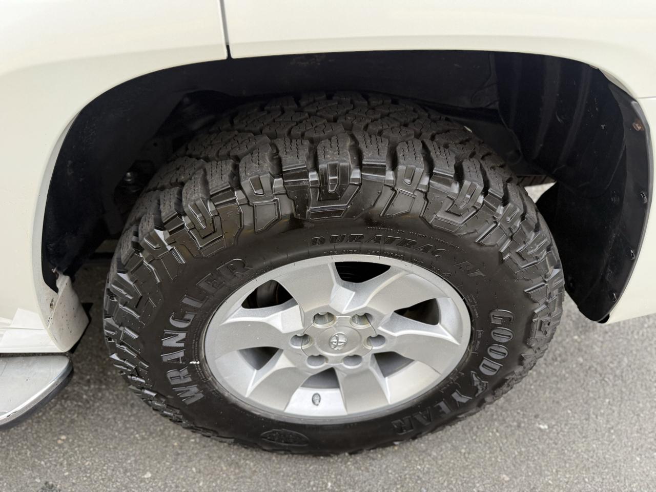 Toyota 4Runner 4WD 4dr V6 Limited (Natl) 2010