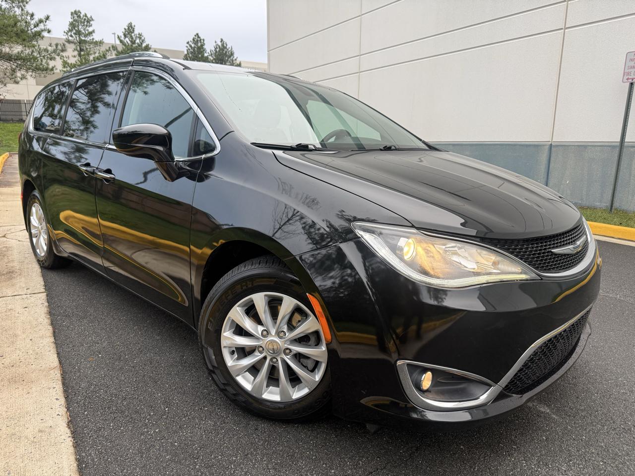 Chrysler Pacifica Touring L FWD 2018