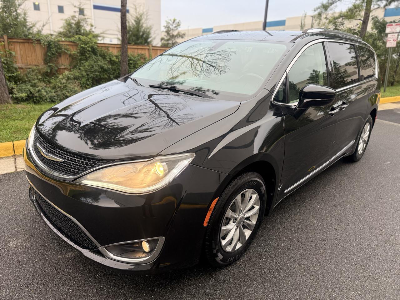 Chrysler Pacifica Touring L FWD 2018
