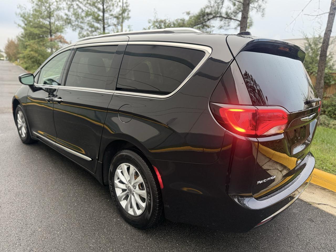 Chrysler Pacifica Touring L FWD 2018