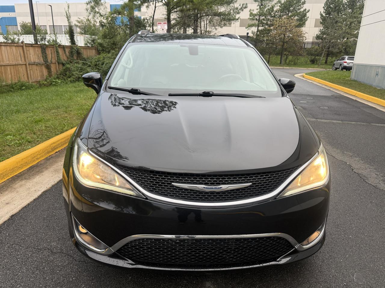Chrysler Pacifica Touring L FWD 2018