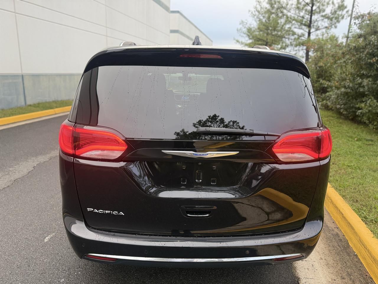 Chrysler Pacifica Touring L FWD 2018