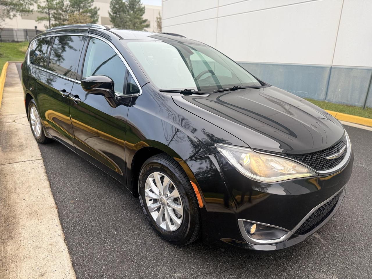 Chrysler Pacifica Touring L FWD 2018