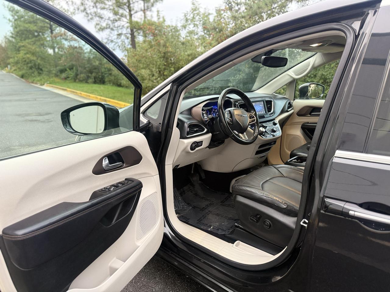 Chrysler Pacifica Touring L FWD 2018