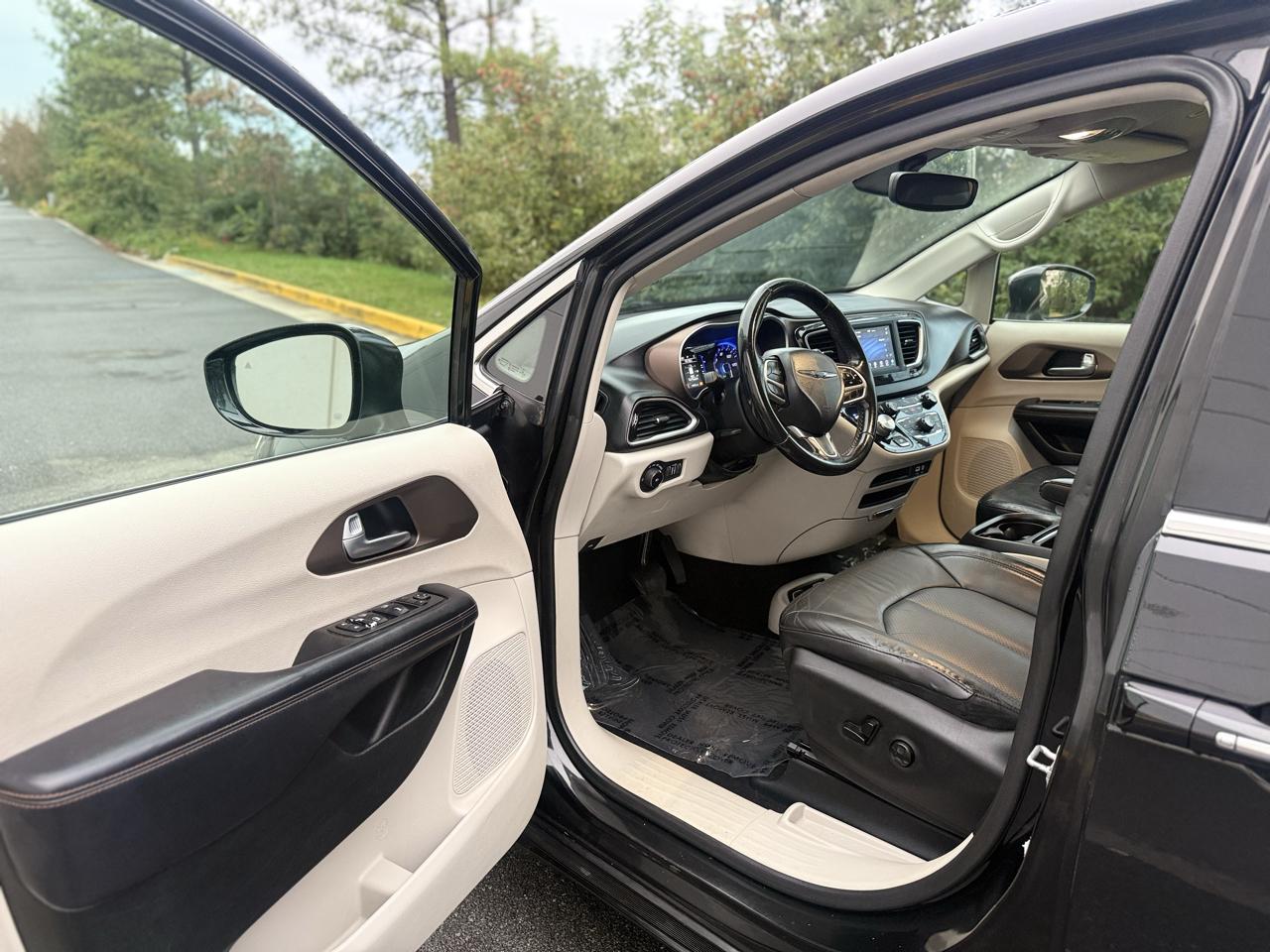 Chrysler Pacifica Touring L FWD 2018