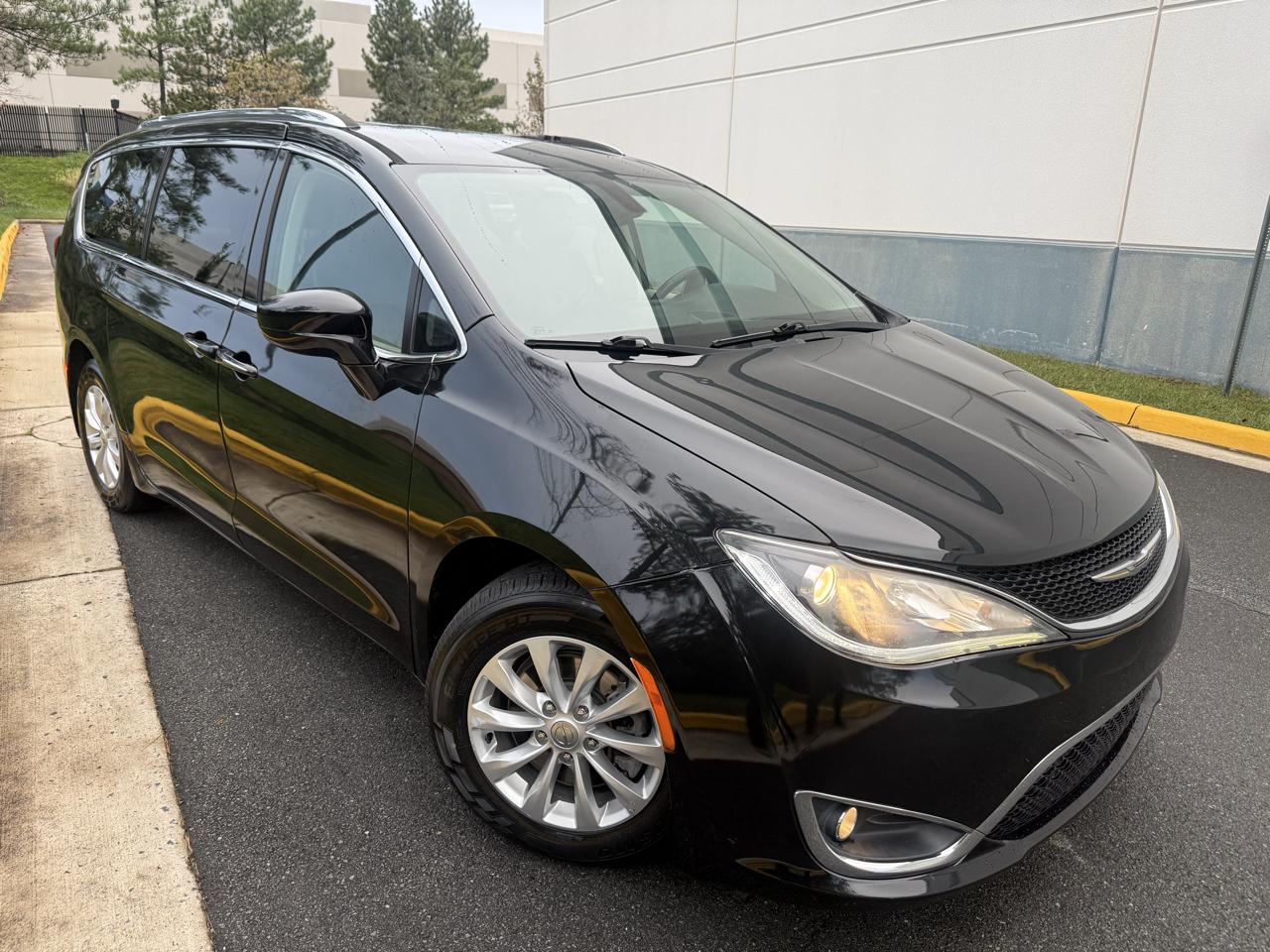 Chrysler Pacifica Touring L FWD 2018