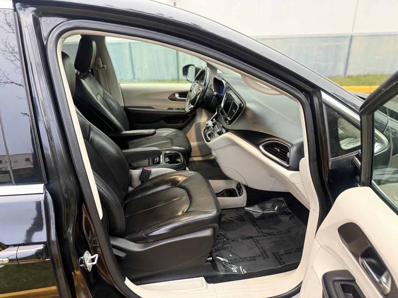 Chrysler Pacifica Touring L FWD 2018