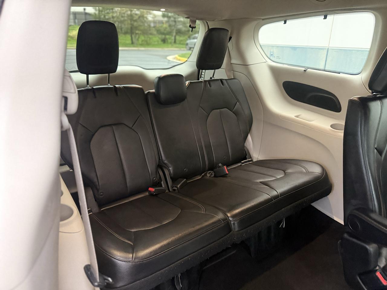 Chrysler Pacifica Touring L FWD 2018
