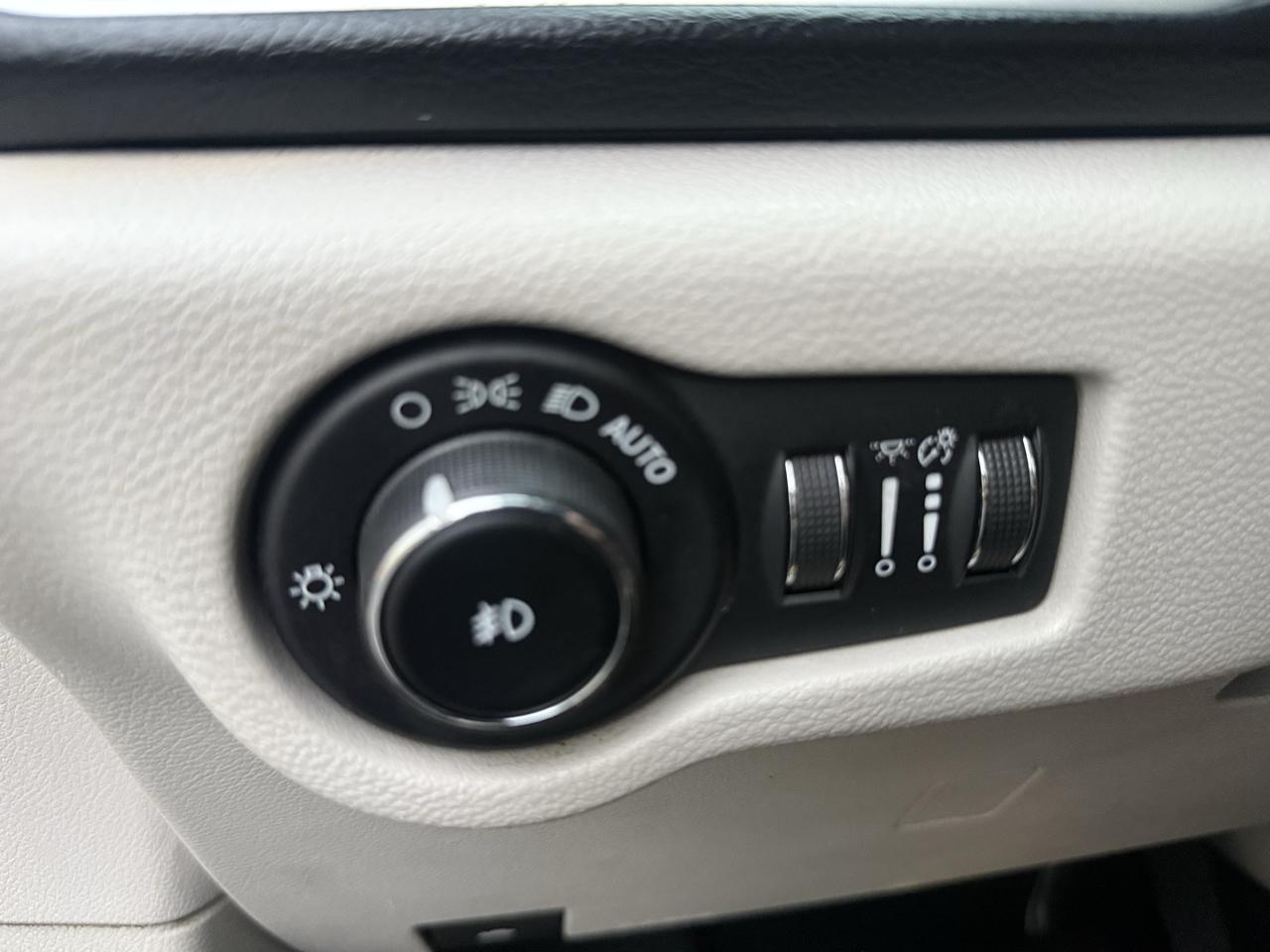 Chrysler Pacifica Touring L FWD 2018