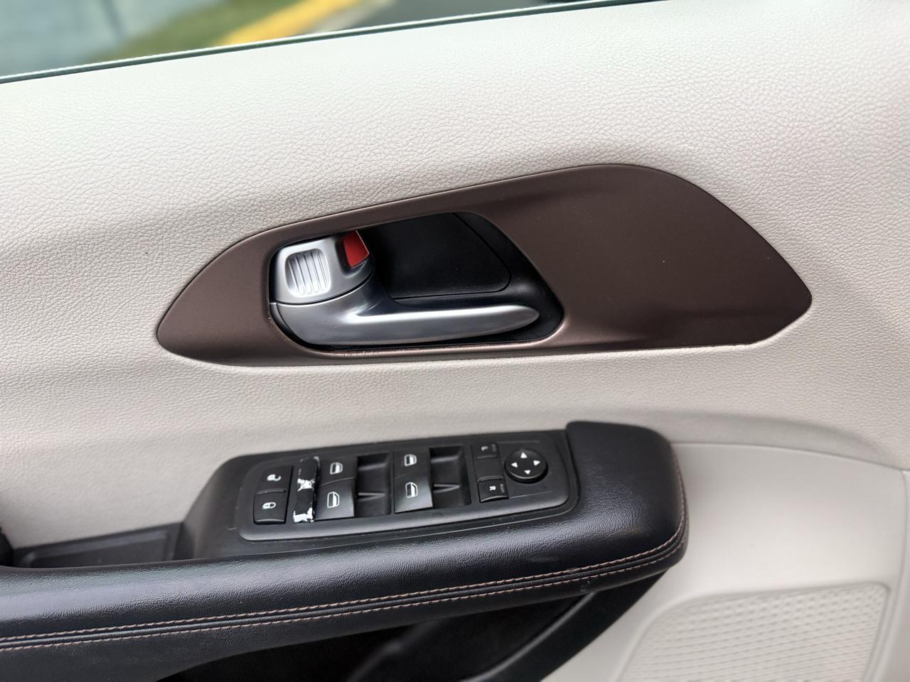 Chrysler Pacifica Touring L FWD 2018