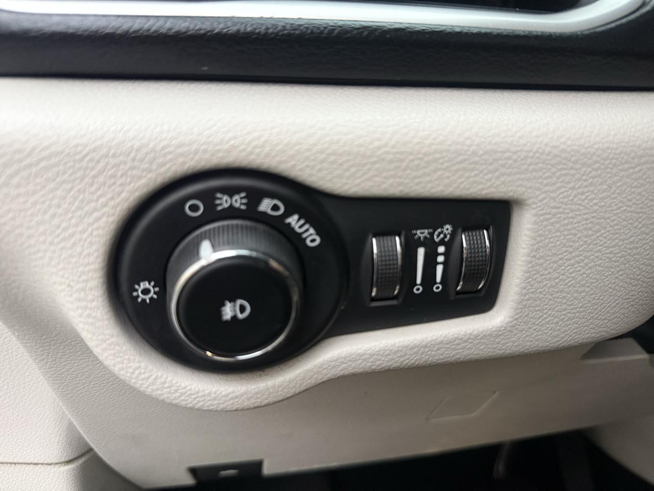 Chrysler Pacifica Touring L FWD 2018