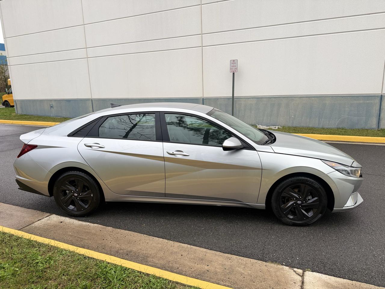 Hyundai Elantra SEL IVT 2023