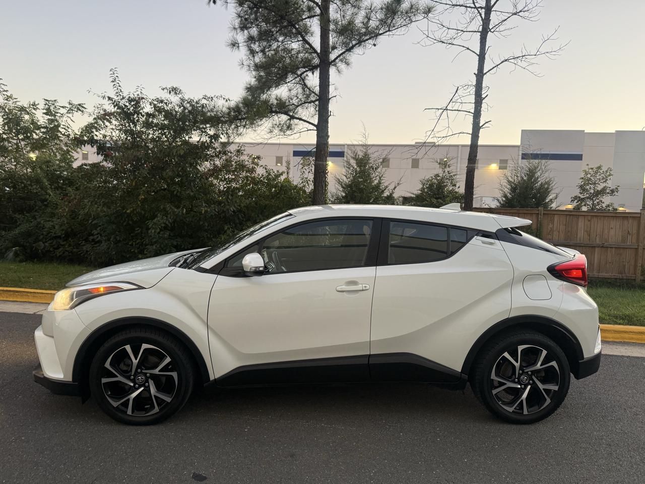 Toyota C-HR XLE FWD (Natl) 2018