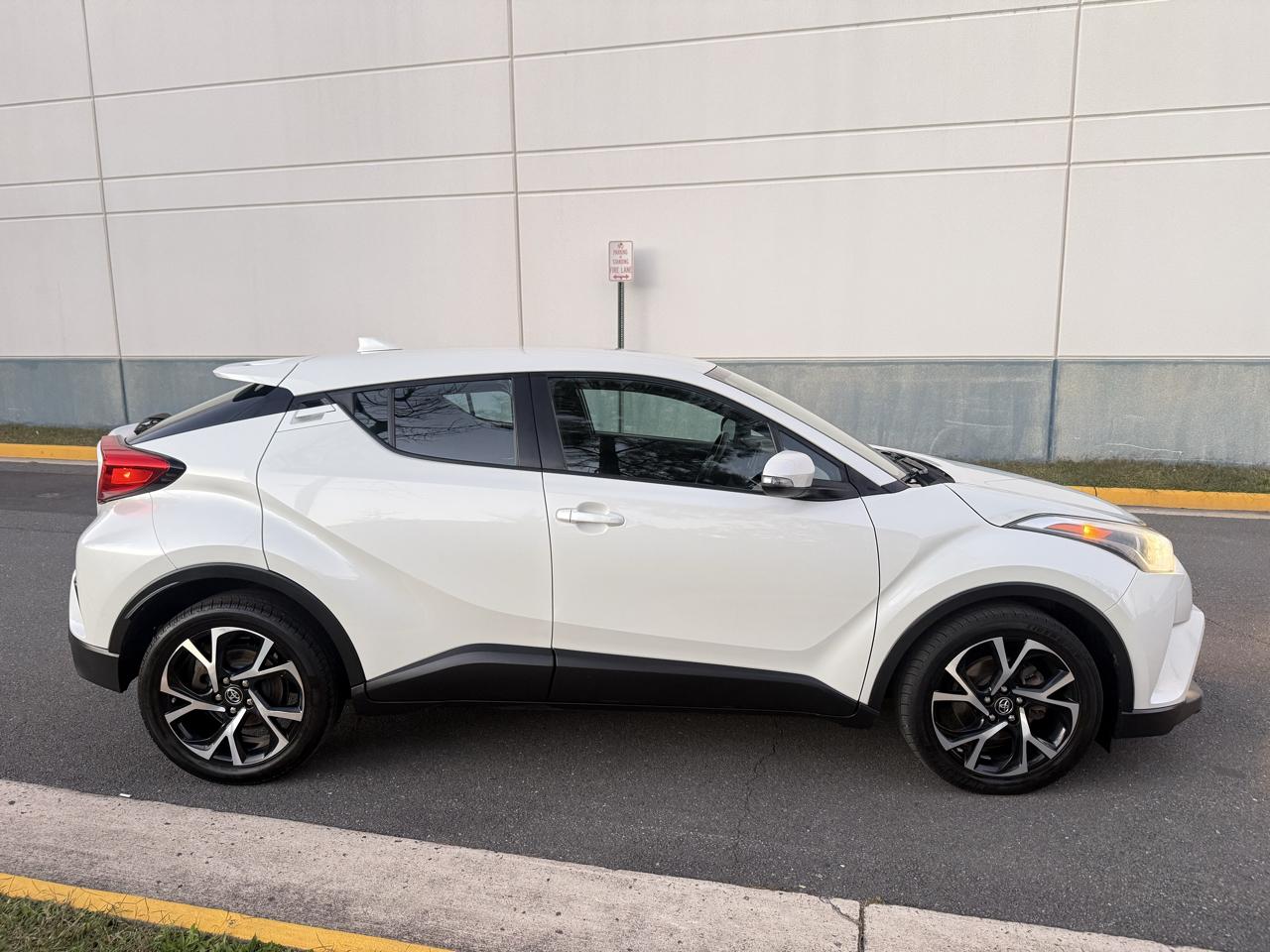 Toyota C-HR XLE FWD (Natl) 2018