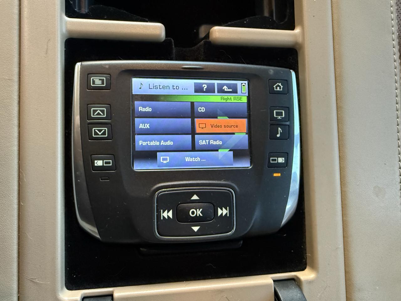 Land Rover Range Rover 4WD 4dr HSE LUX 2011