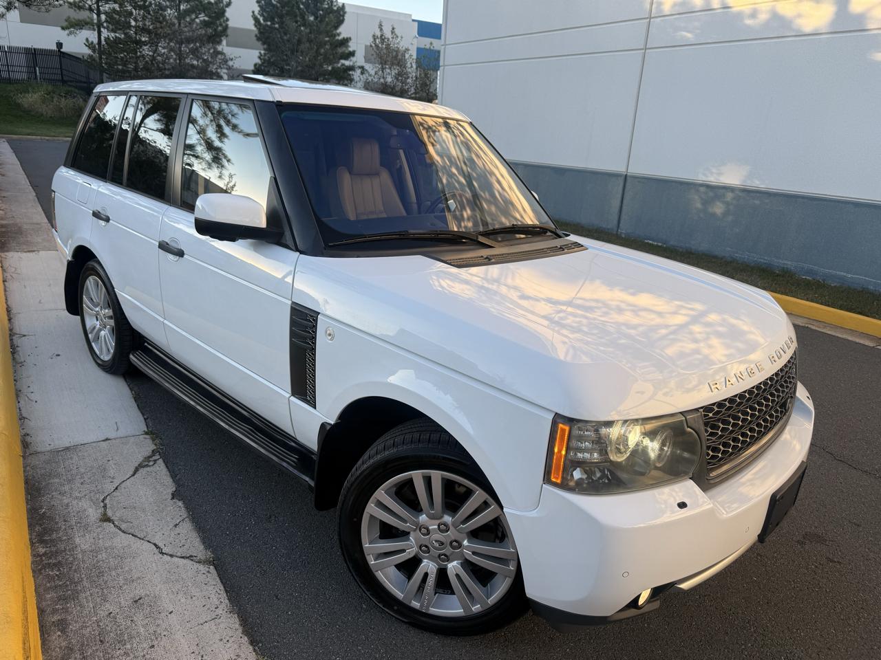 Land Rover Range Rover 4WD 4dr HSE LUX 2011