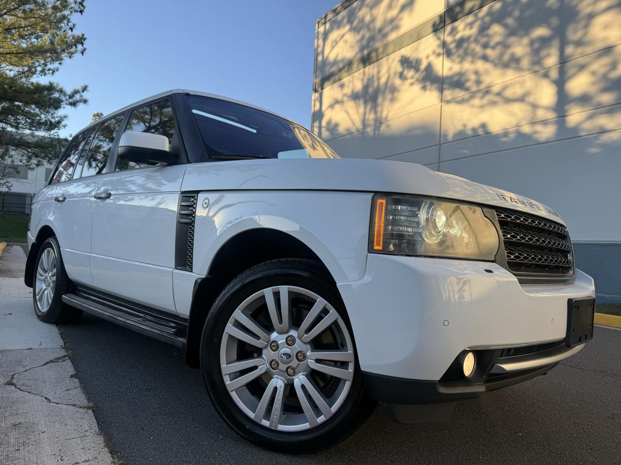 Land Rover Range Rover 4WD 4dr HSE LUX 2011