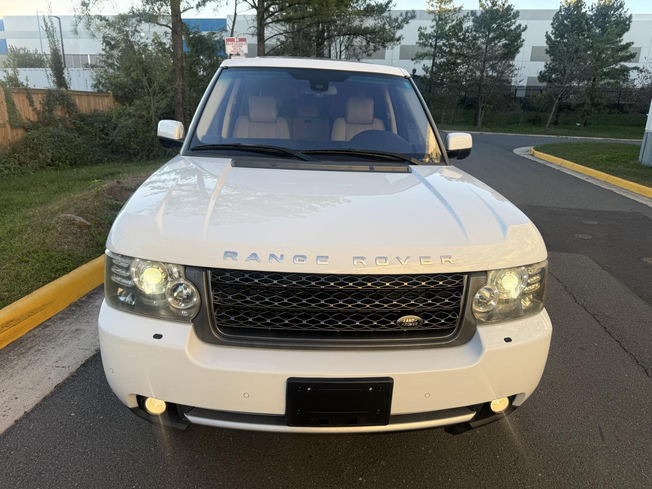 Land Rover Range Rover 4WD 4dr HSE LUX 2011