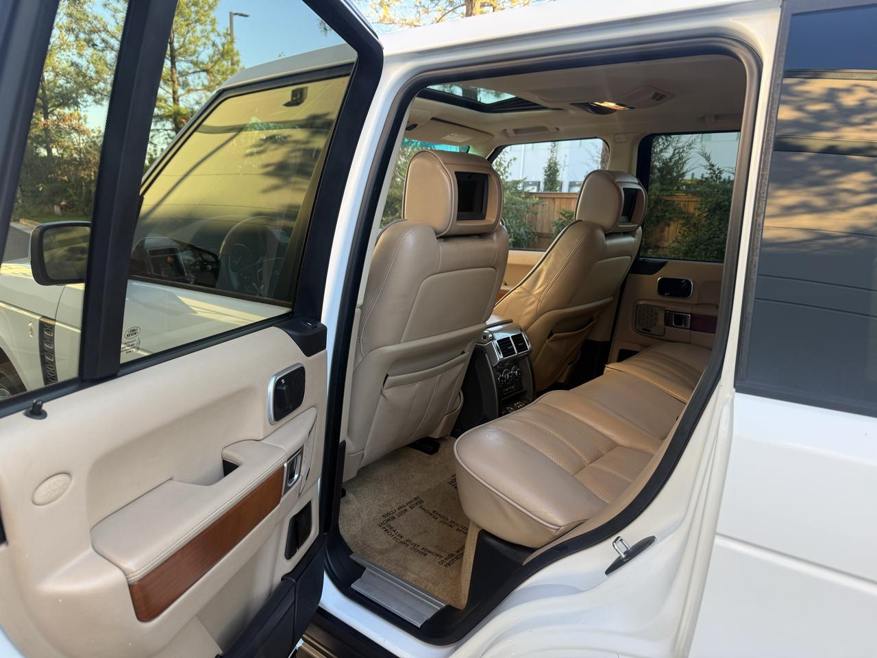 Land Rover Range Rover 4WD 4dr HSE LUX 2011